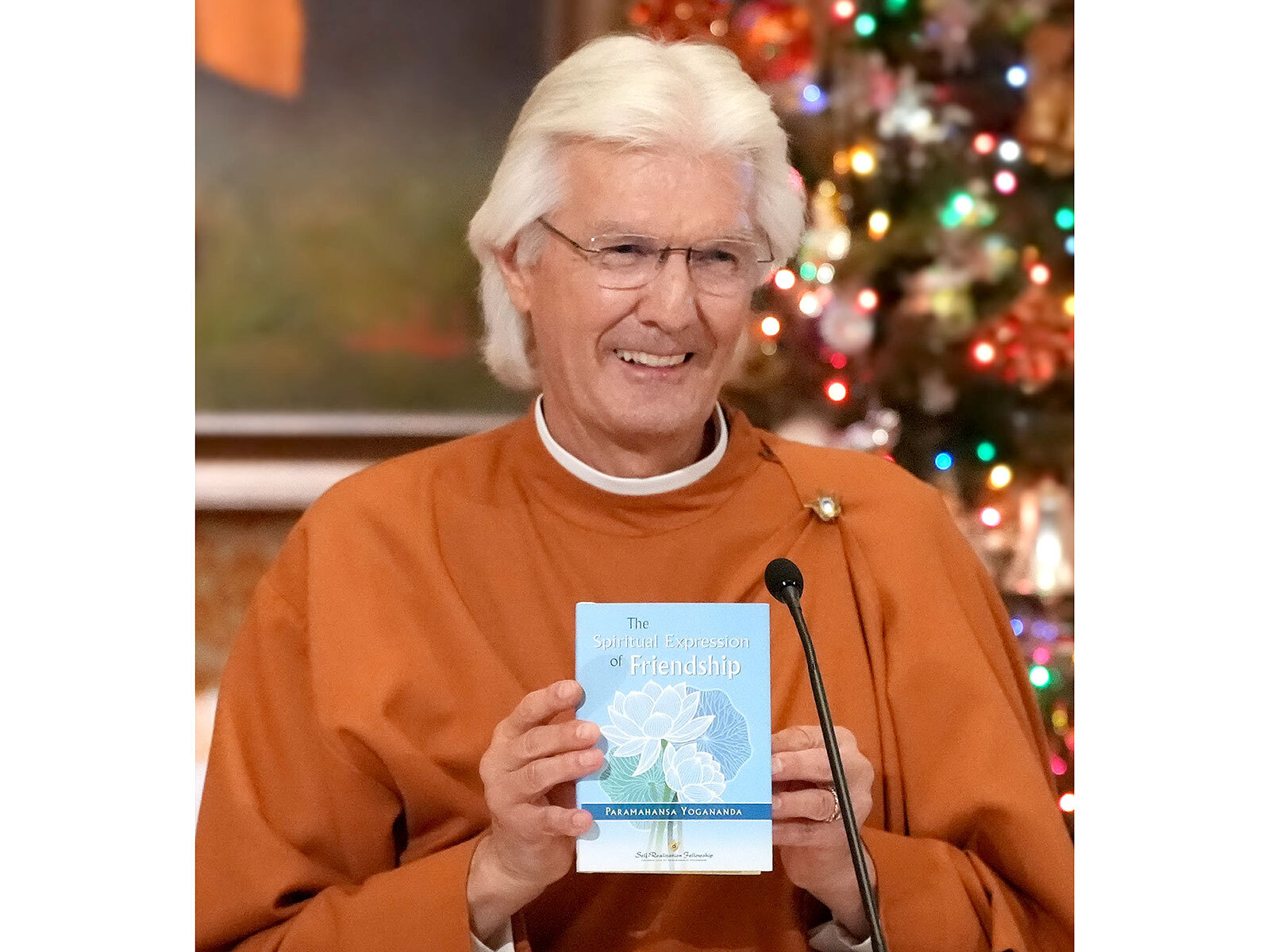 Brother Chidananda presenting SEF on Christmas Day 4x3