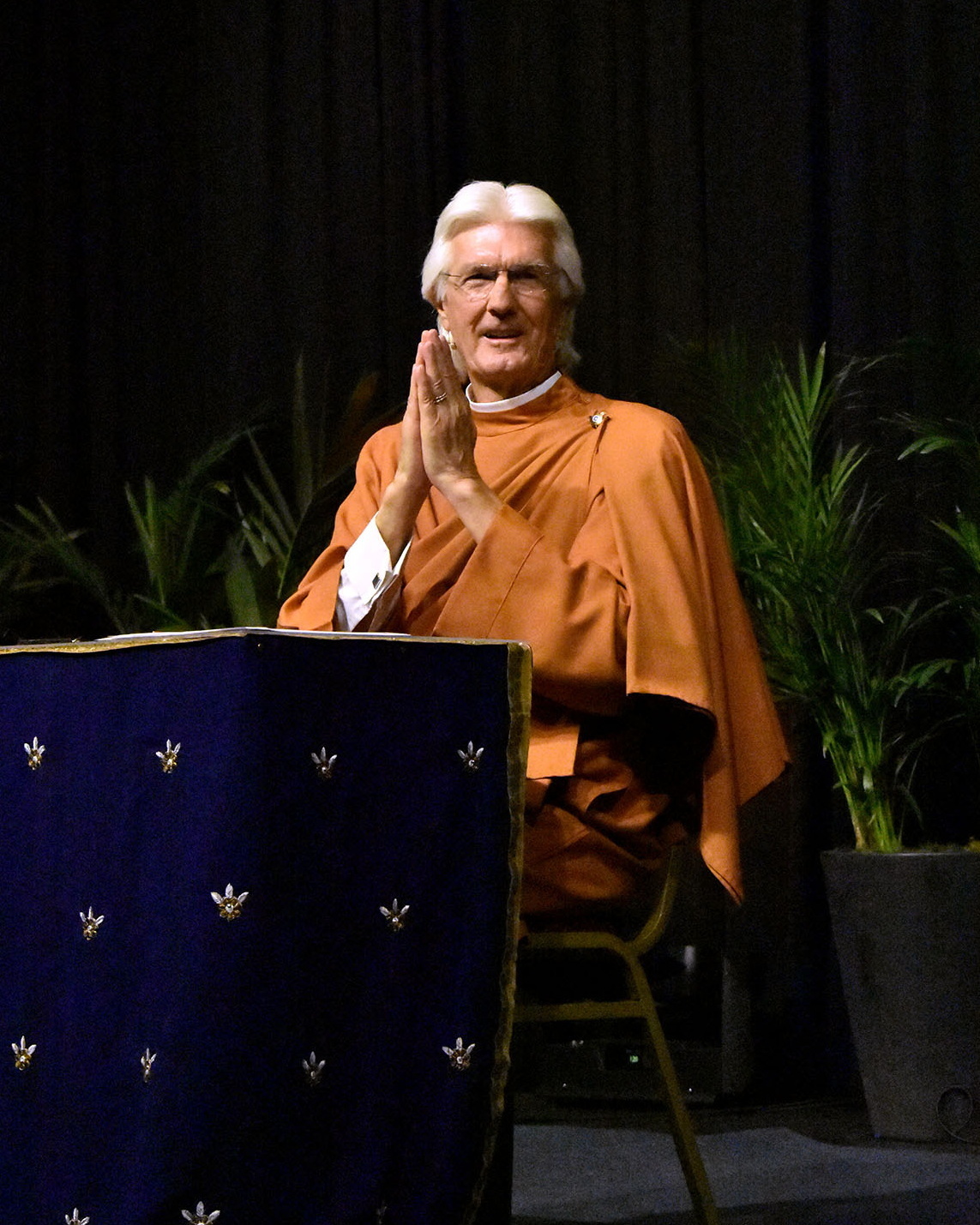 Brother Chidananda greets participants.