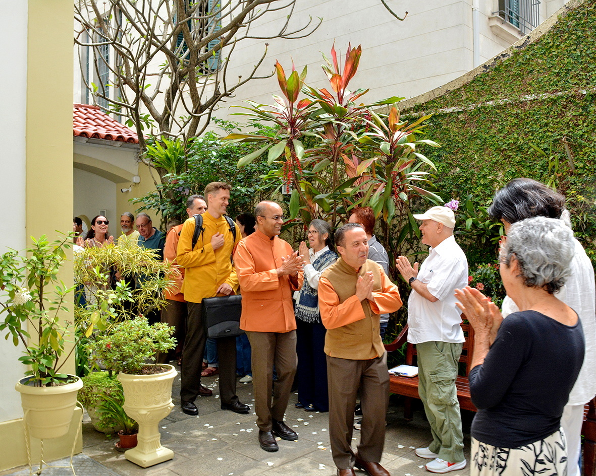 Brother Chidananda is joined by SRF monks from the Mother Center: Brother Sakhyananda, Brother Kamalananda, Brahmachari Anttoni, and Brother Ekananda.