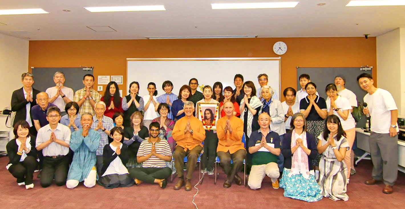 The Tokyo Meditation Group was visited by Brother Asimananda and Brother Maitrimoy.