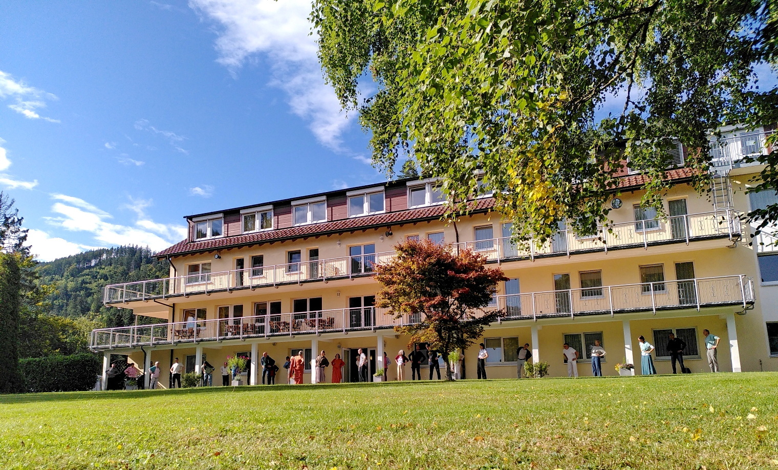 Earlier in September, Sister Chinmayi and nuns of the Nuremberg Ashram conducted a weekend program at the SRF retreat in Bermersbach, Germany.