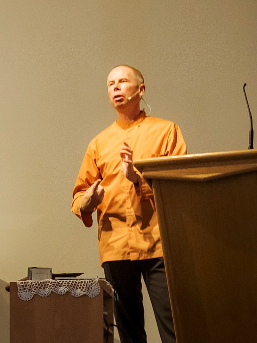 ....and Brother Vidurananda gave classes on Paramahansaji's how-to-live teachings.