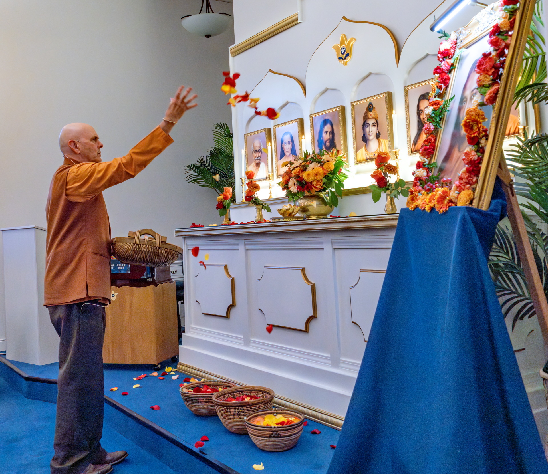 Here they dedicated a new chapel for the SRF Ashland Meditation Group.