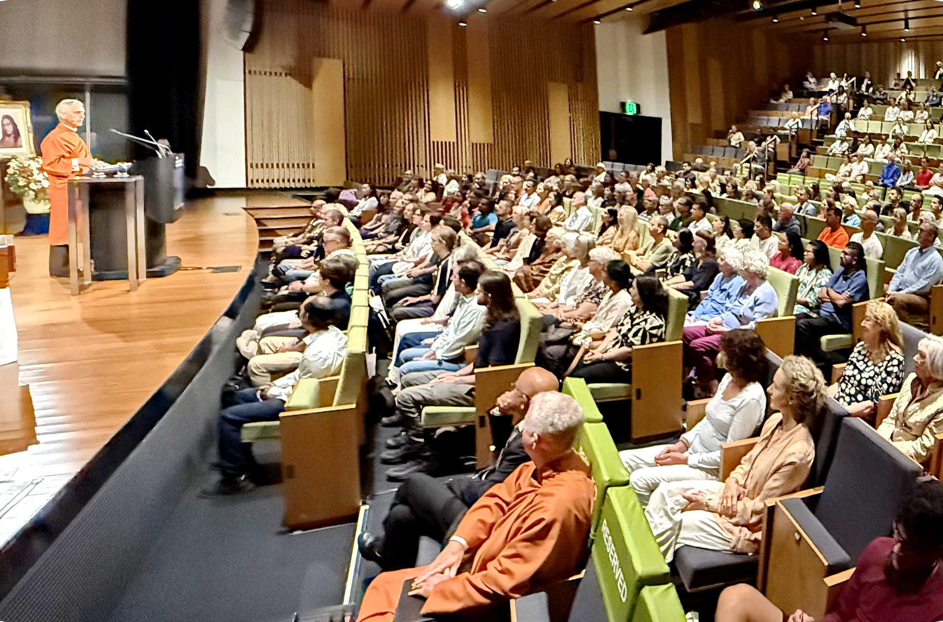 In Brisbane, Brother Sevananda gave a public lecture to a engaged audience, speaking of the deep peace felt in meditation.