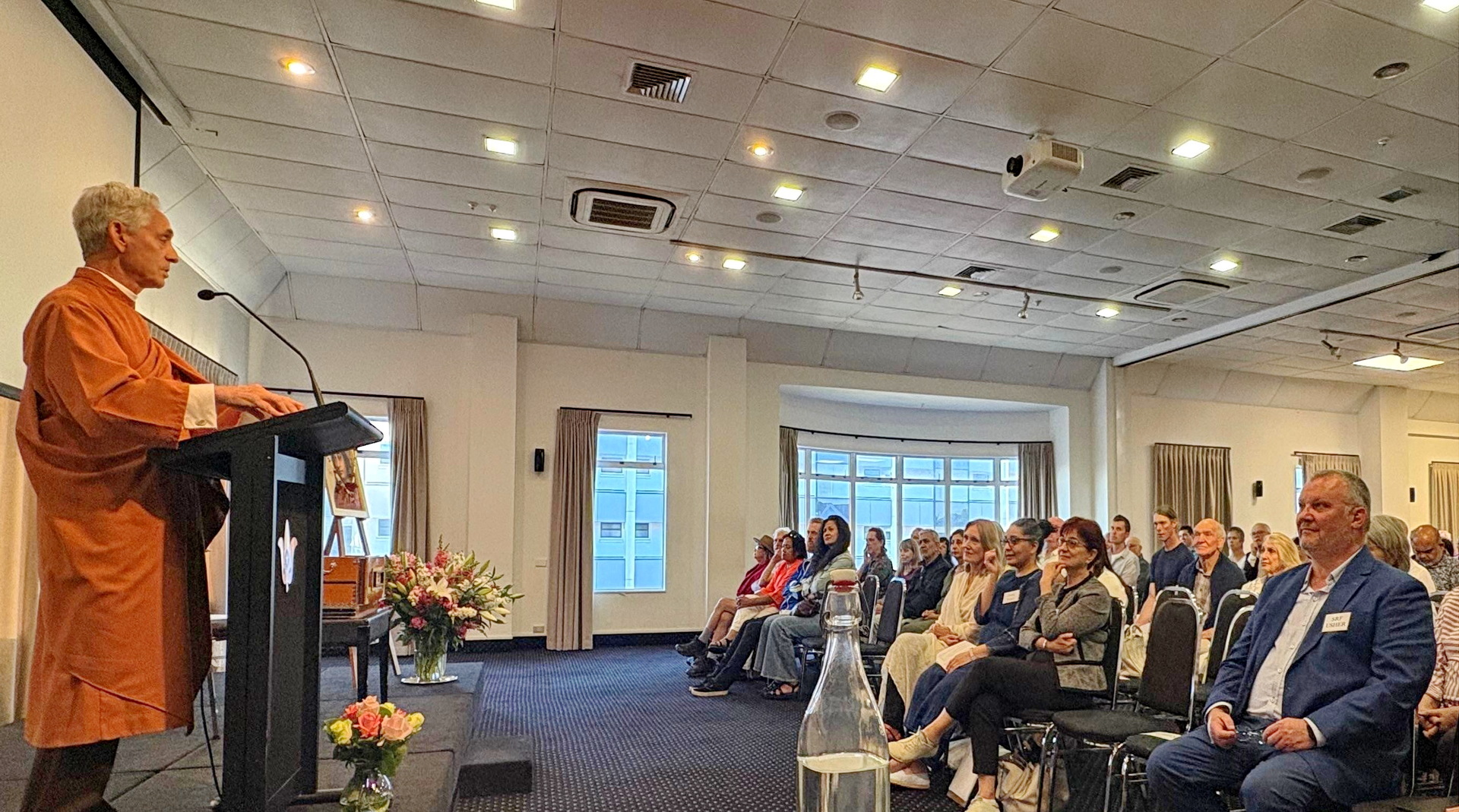 Brother Sevananda gave a public lecture the first night of the program in Auckland.