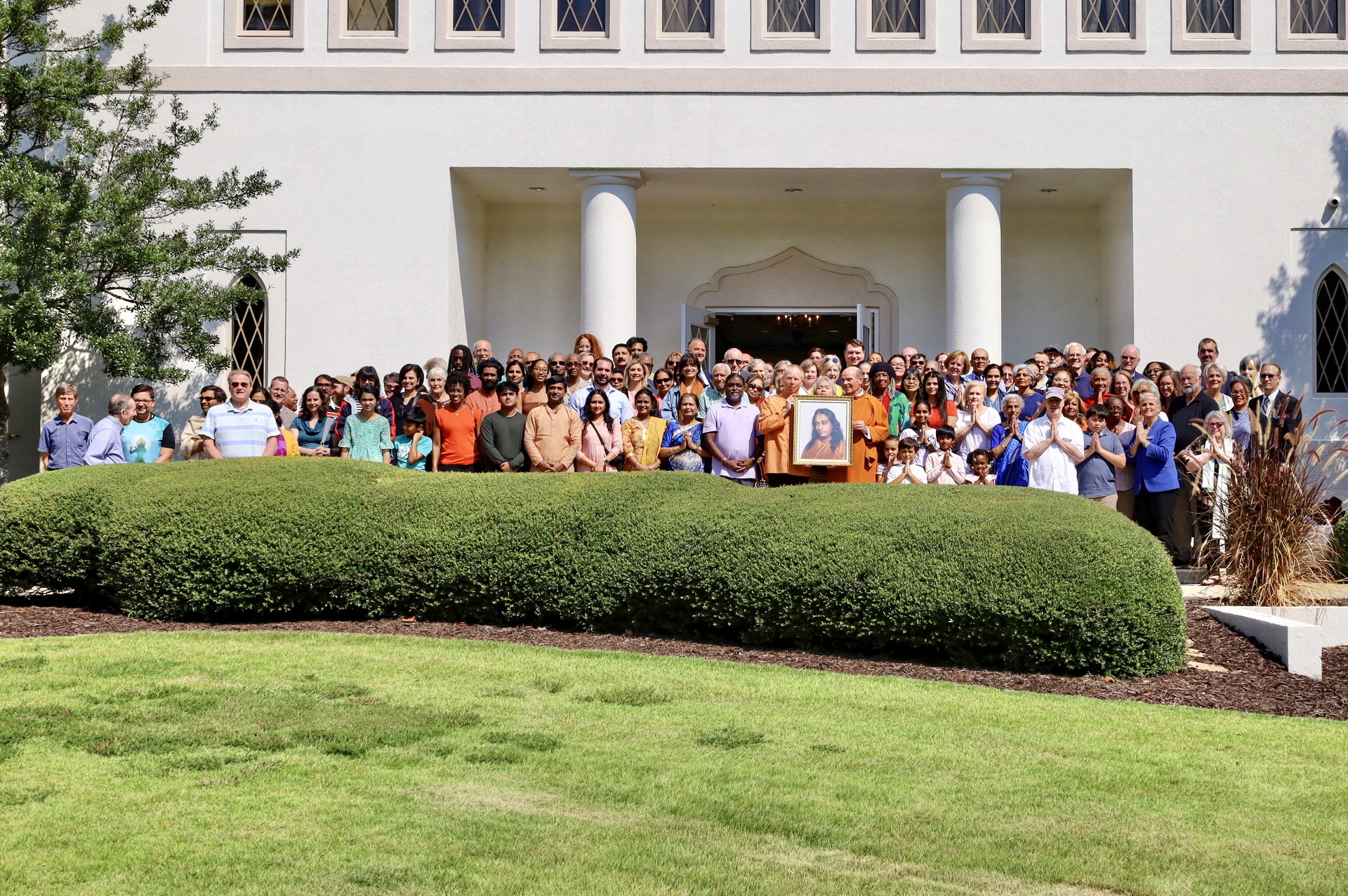The monks then traveled to the SRF Atlanta Center.