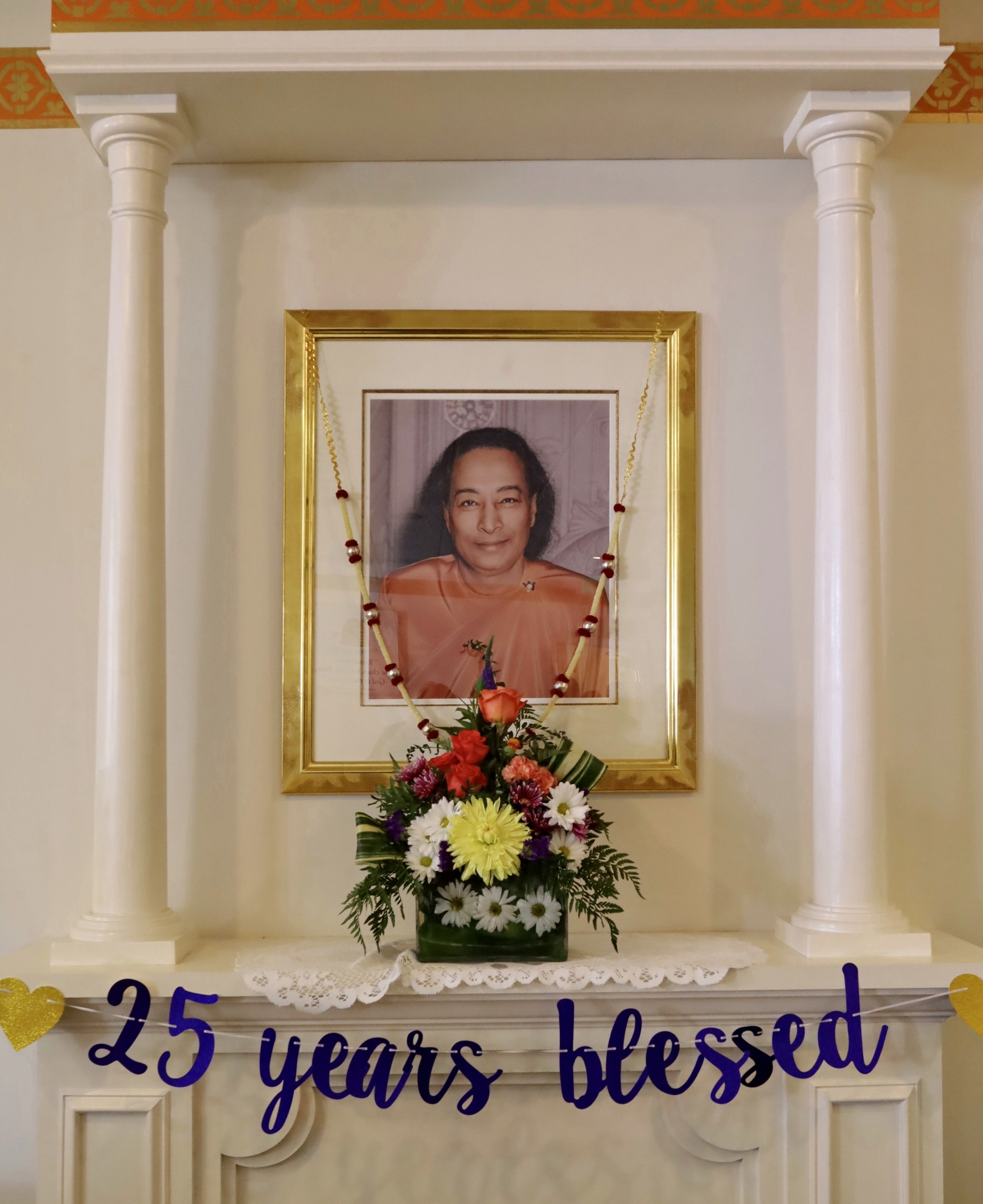 The occasion was to honor the 25th anniversary of the Atlanta Center's meeting place.