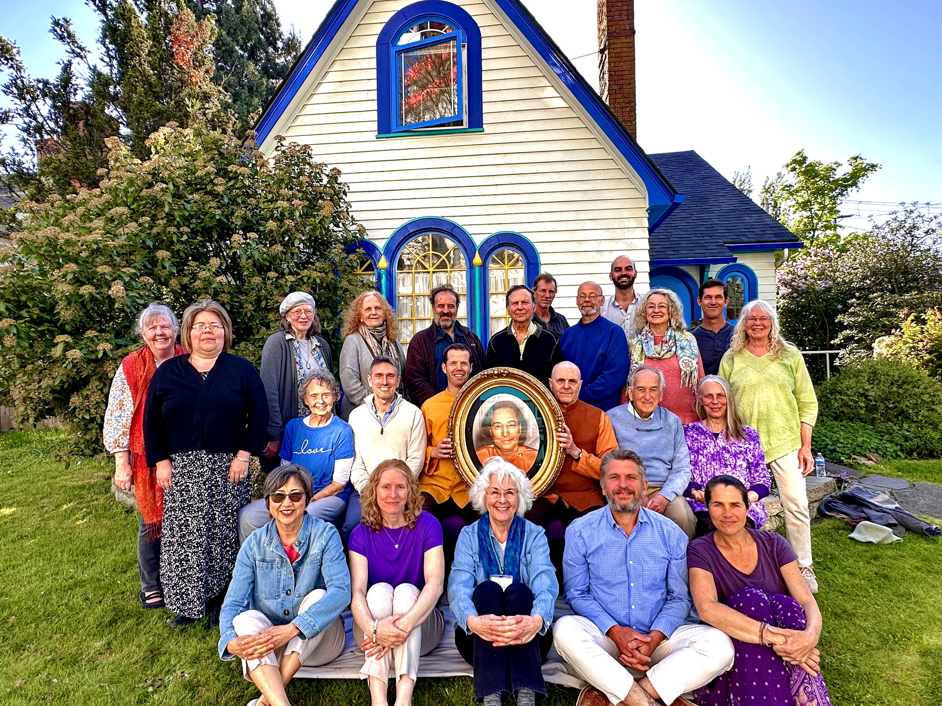 Brother Devananda and Brahmachari Ian then traveled to Eugene, Oregon, and are shown here with members at the Eugene Meditation Group.