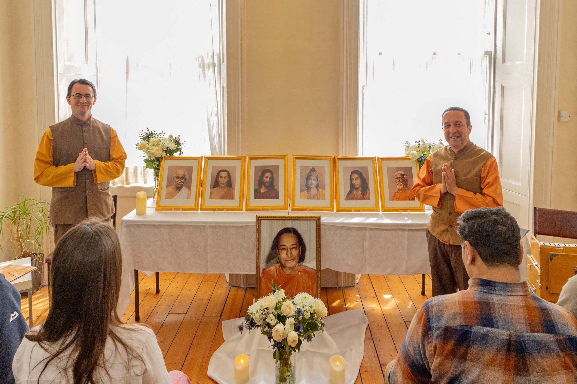Brahmachari Daniel and Brother Sakhyananda meet with the Glasgow devotees.