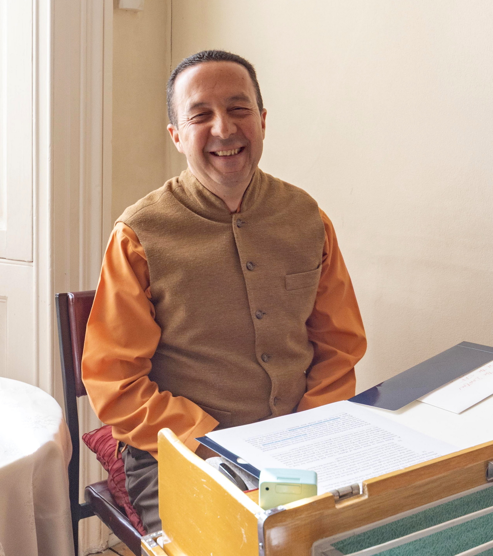 Brother Sakhyananda during a class in Glasgow.