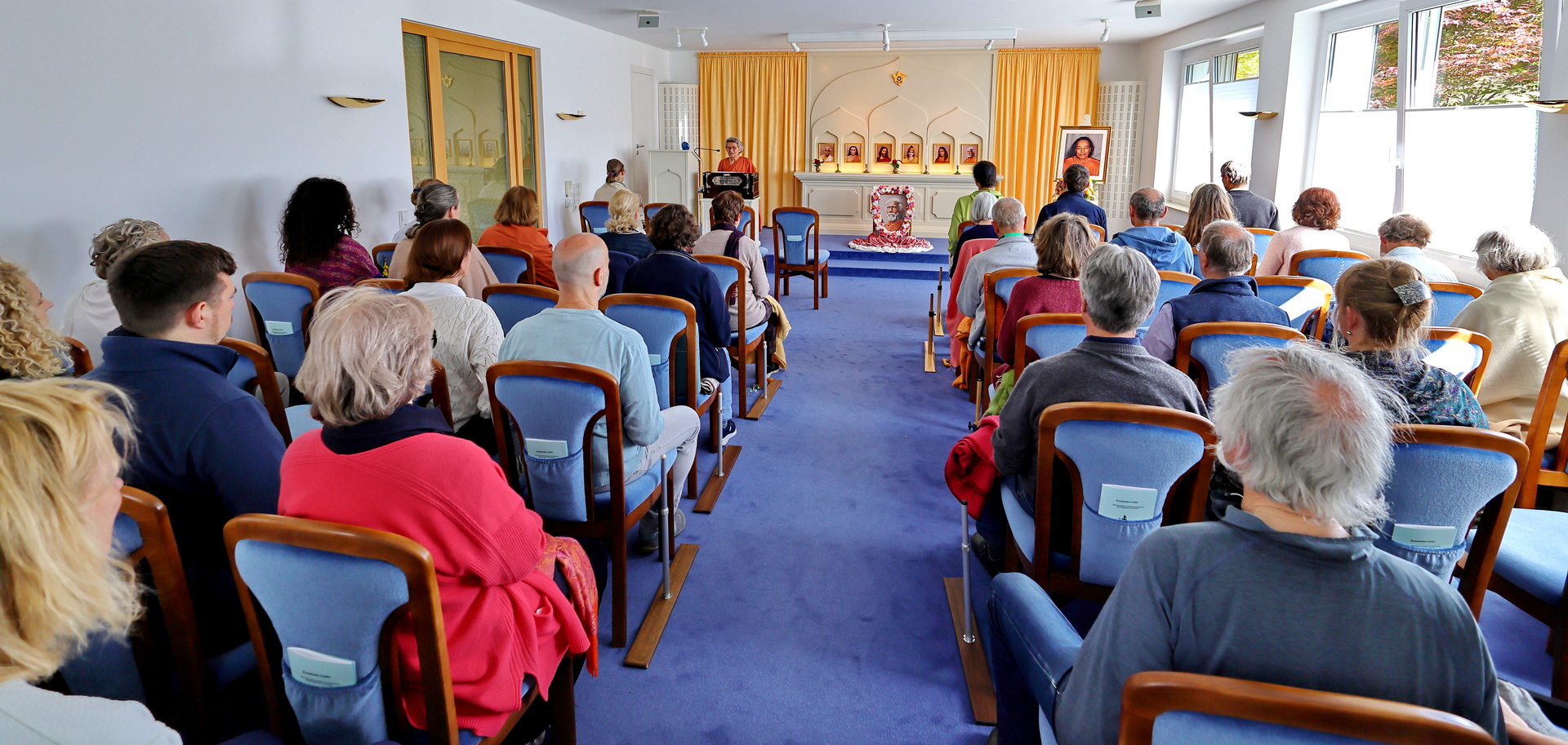 Sister Bhagavati leads a meditation for the Bermersbach retreatants.