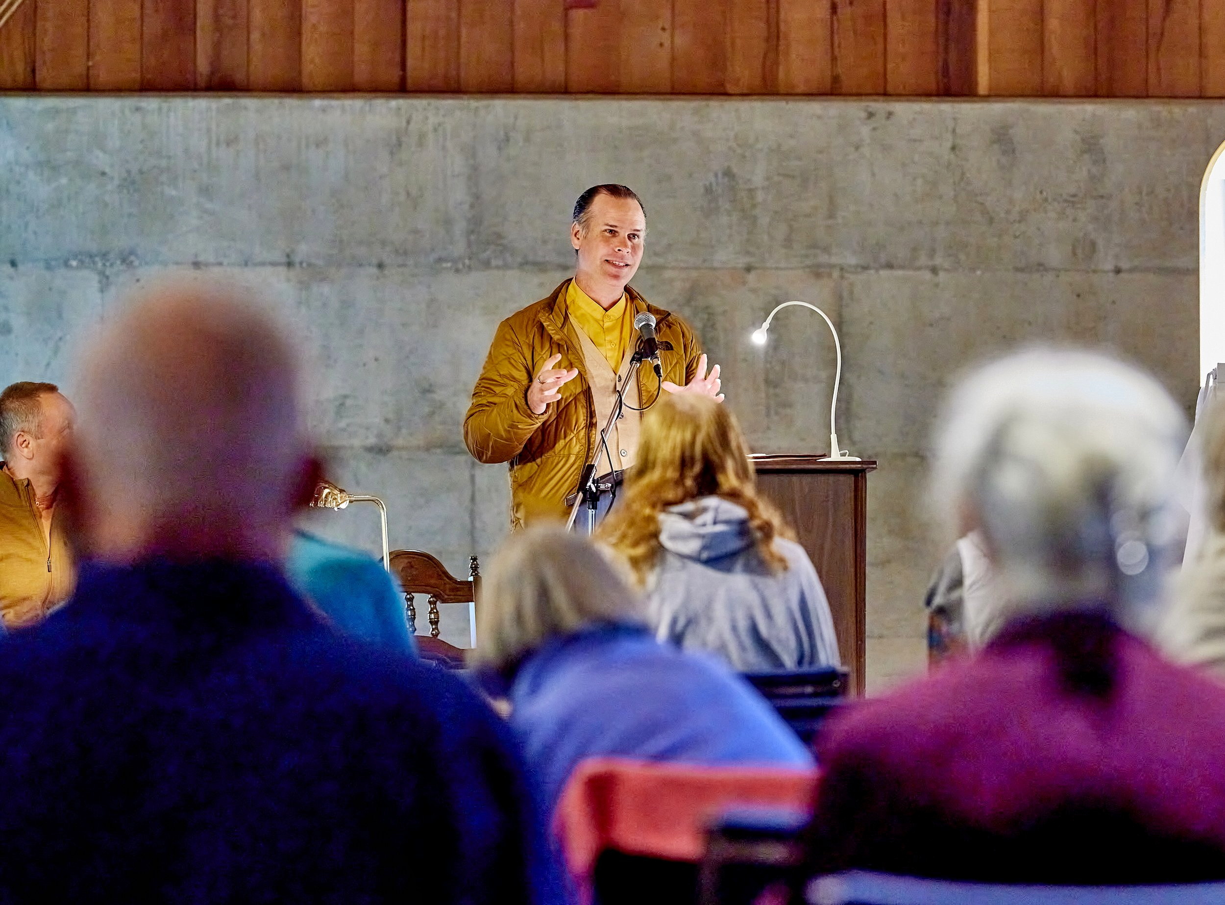 Brahmachari Preston gives an inspiring talk on Paramahansaji's teachings.