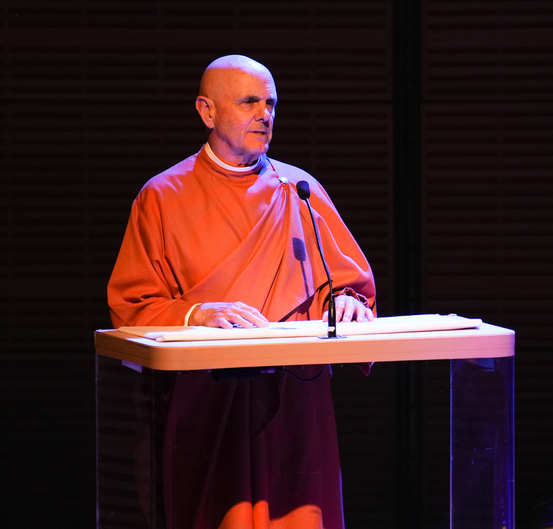 SRF monk Brother Devananda led the opening prayer, and then gave a brief introduction on the spiritual power engendered through devotional singing.