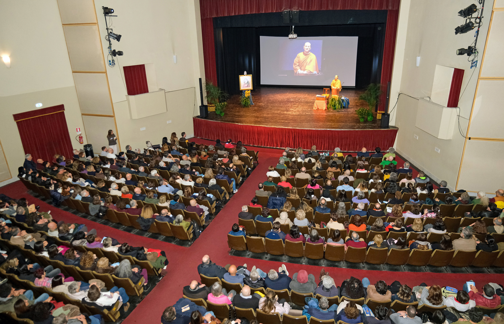 In March Brother Tyagananda and Brahmachari Marco traveled to Italy. Here Brother Tyagananda conducts a public lecture to a full audience in Rome...