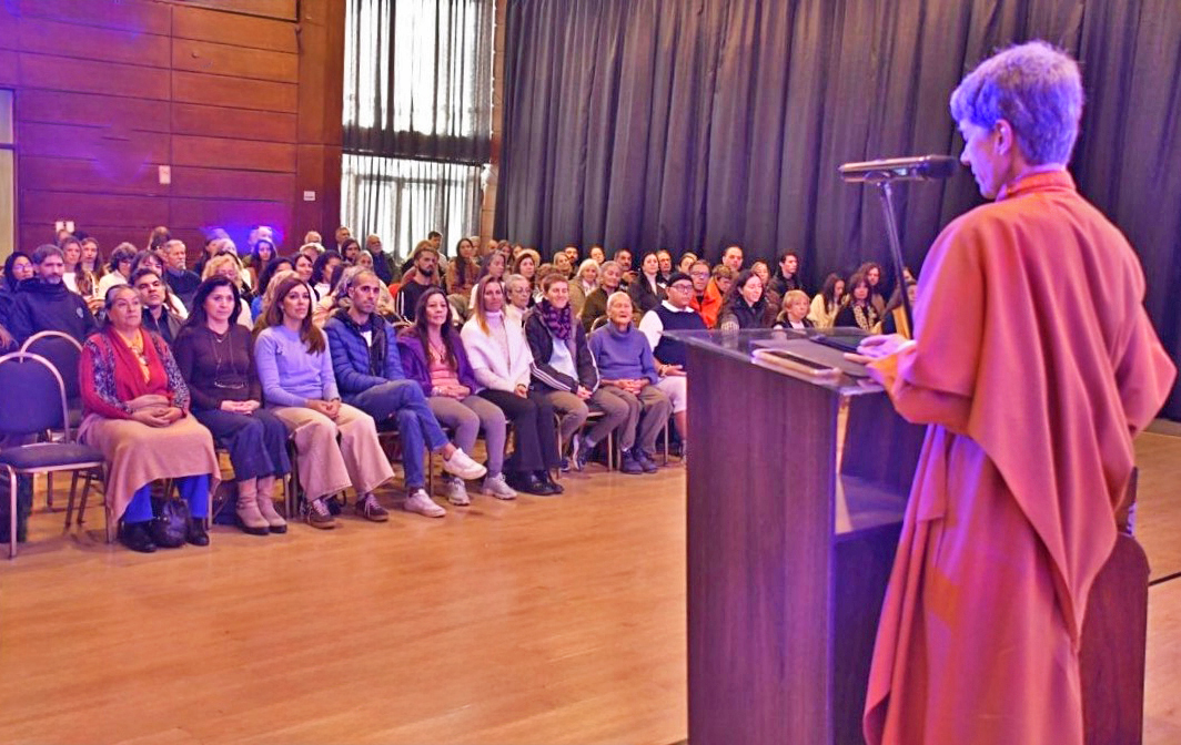 The weekend program included reviews of the SRF meditation techniques, satsangas, and meditations. Brother Dhruvananda gives an inspirational talk on Paramahansaji's teachings...