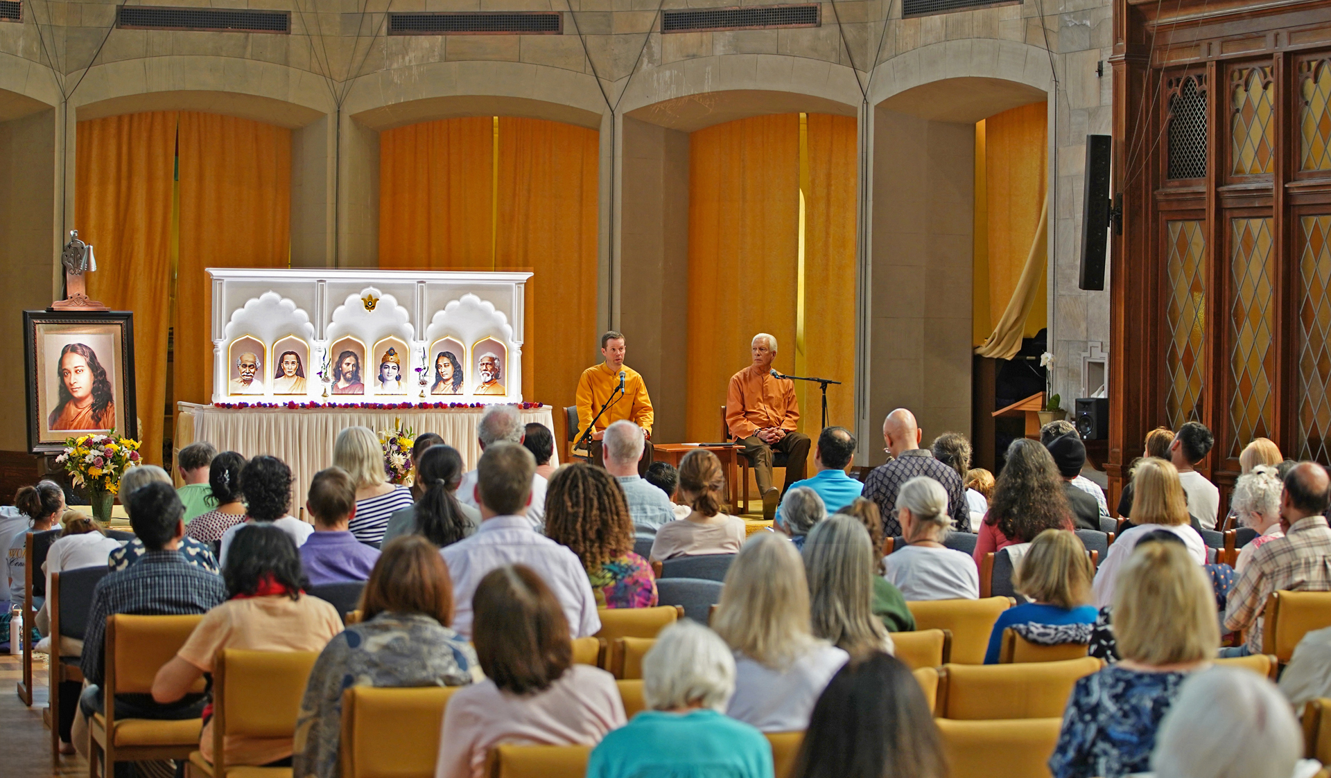 Retreatants attend a satsanga — answers to spiritual questions — conducted jointly by Brother Balananda and Brahmachari Ian.