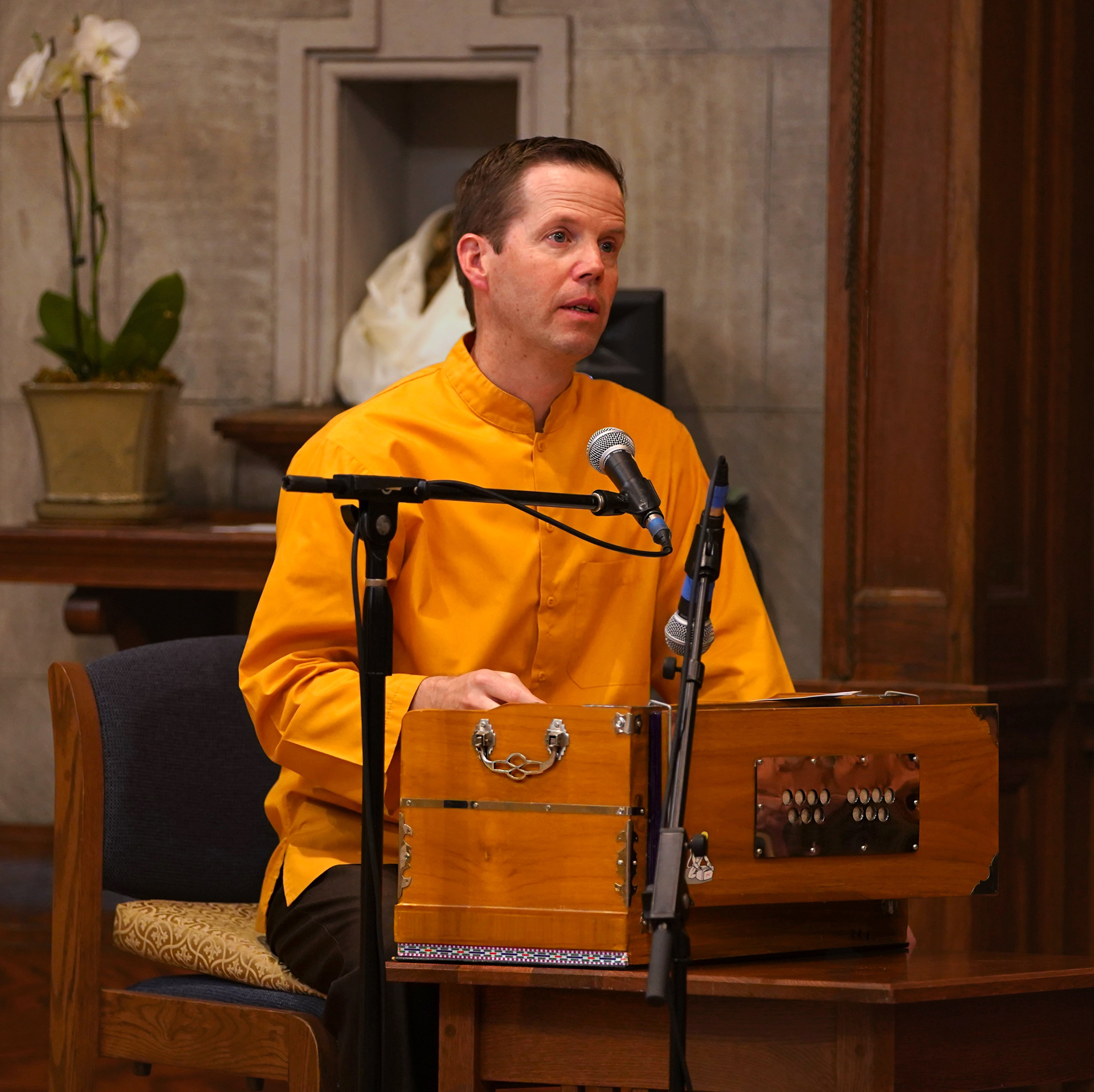 ...and Brahmachari Ian leads devotional chanting before a meditation.