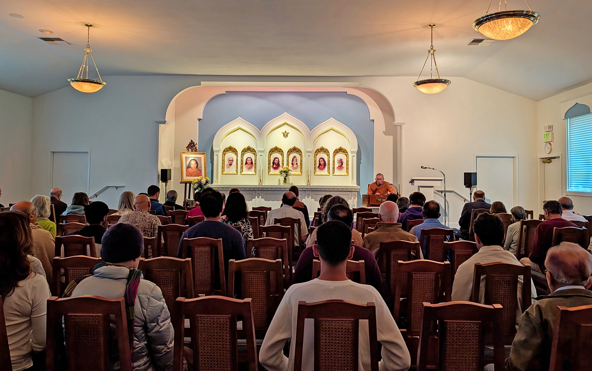 The monks also visited members of the the SRF Los Gatos Center, where Brother Naradananda led a meditation with devotional chanting.