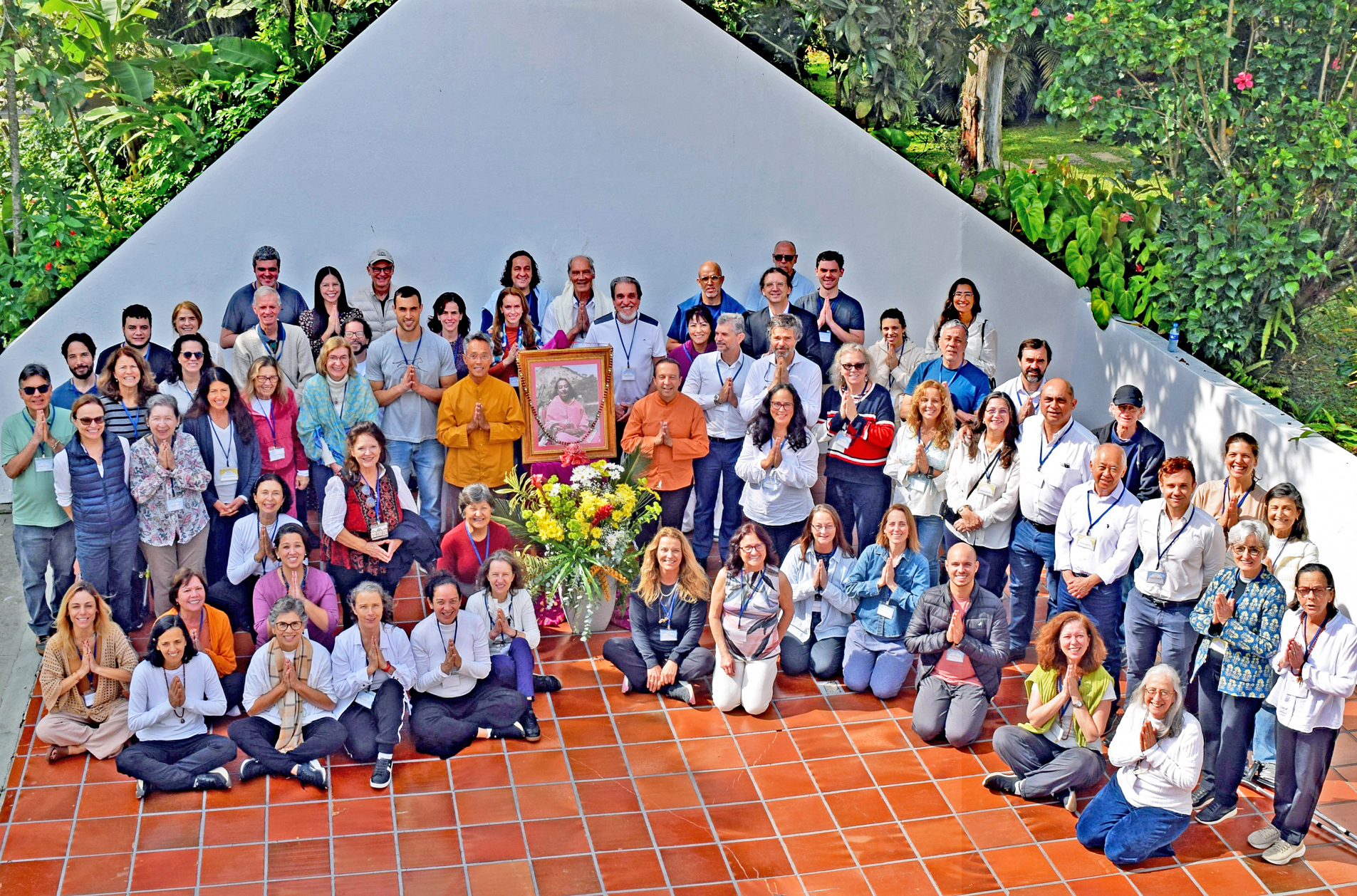 SRF devotees gathering in Armacao, Brazil, welcomed a visit by Brother Sakhyananda and Brahmachari Jordan.