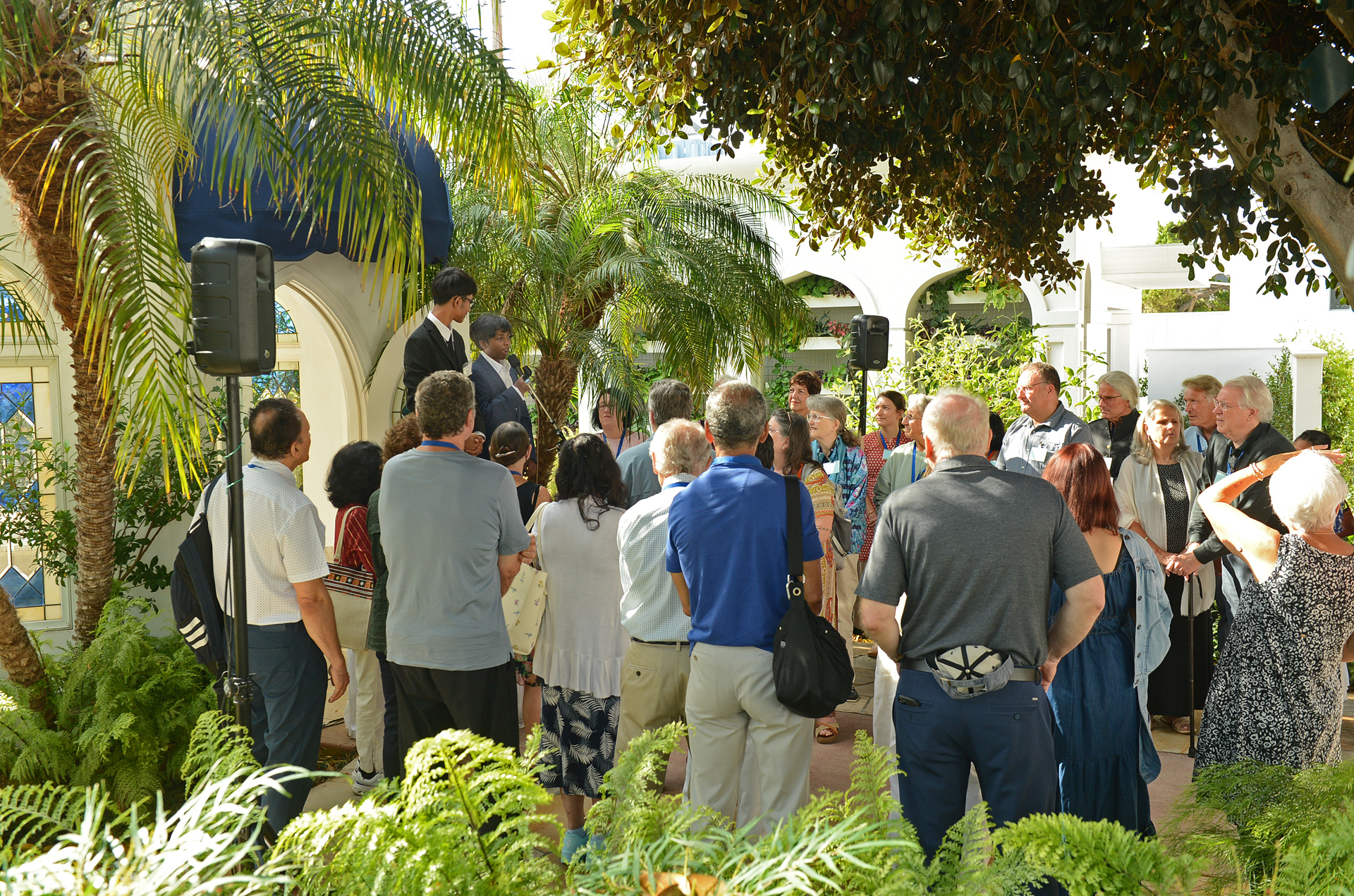 Hollywood Temple volunteers give an orientation for the visitors.