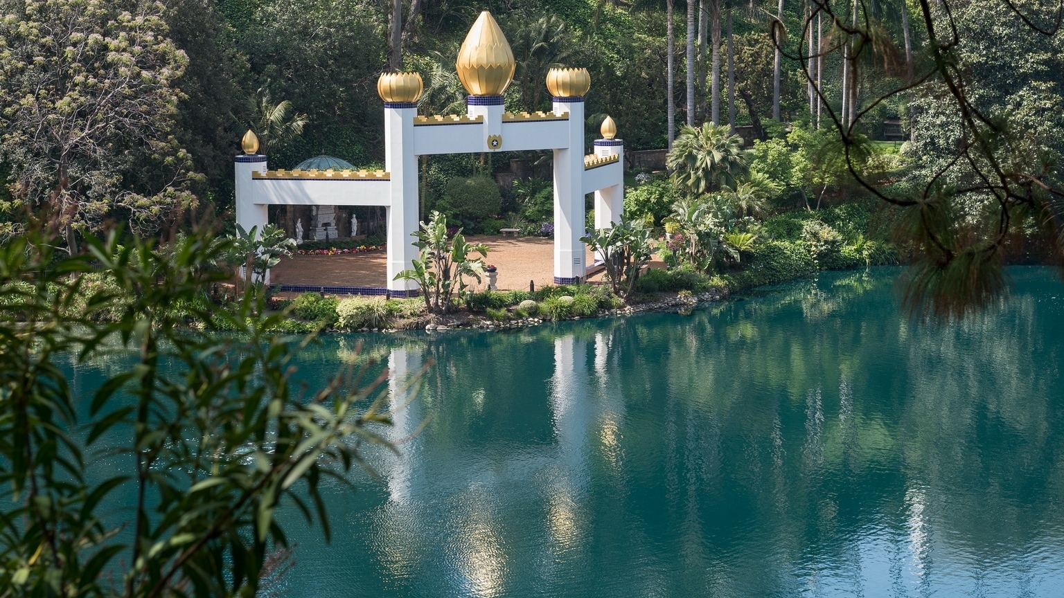 Lake Shrine Tower 6