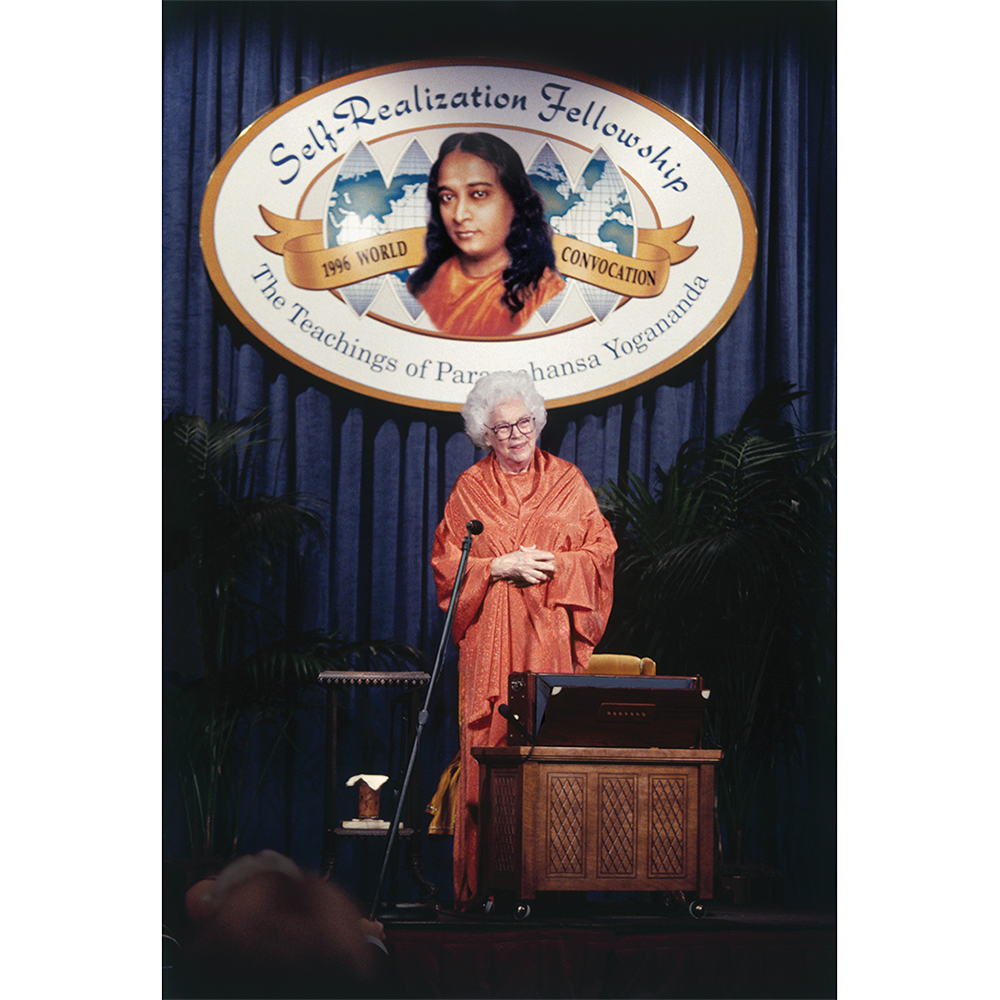 Taking to Heart and Manifesting Liberating Truths Sri Daya Mata no bg