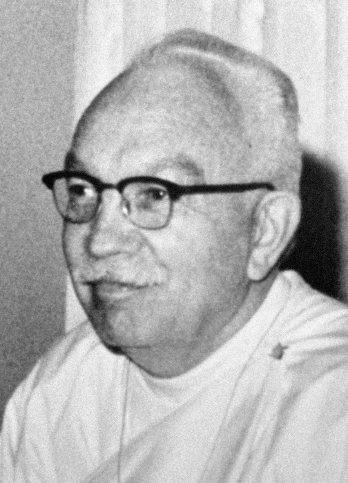 El Doctor M. W. Lewis trata sobre Paramahansa Yogananda Self