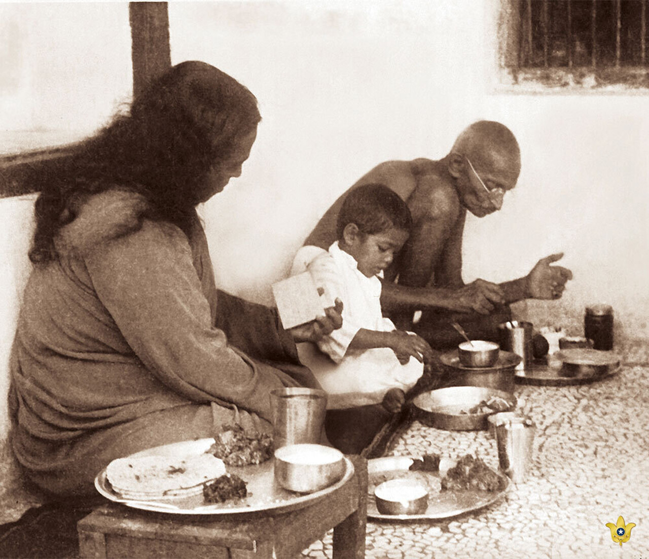 1935 Yogananda with Gandhi with gold lotus