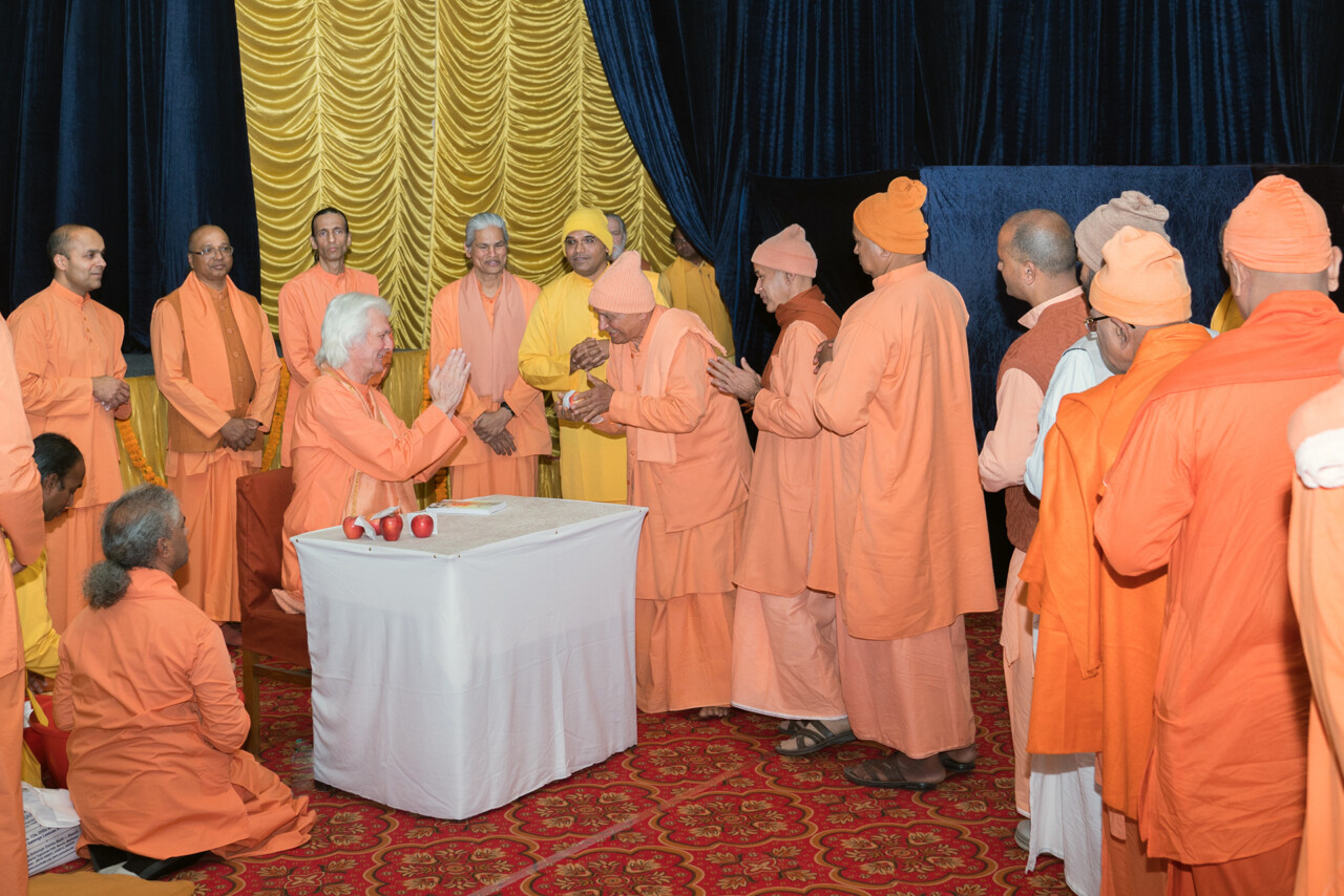 Brother Chidanadna and visiting sannyasis