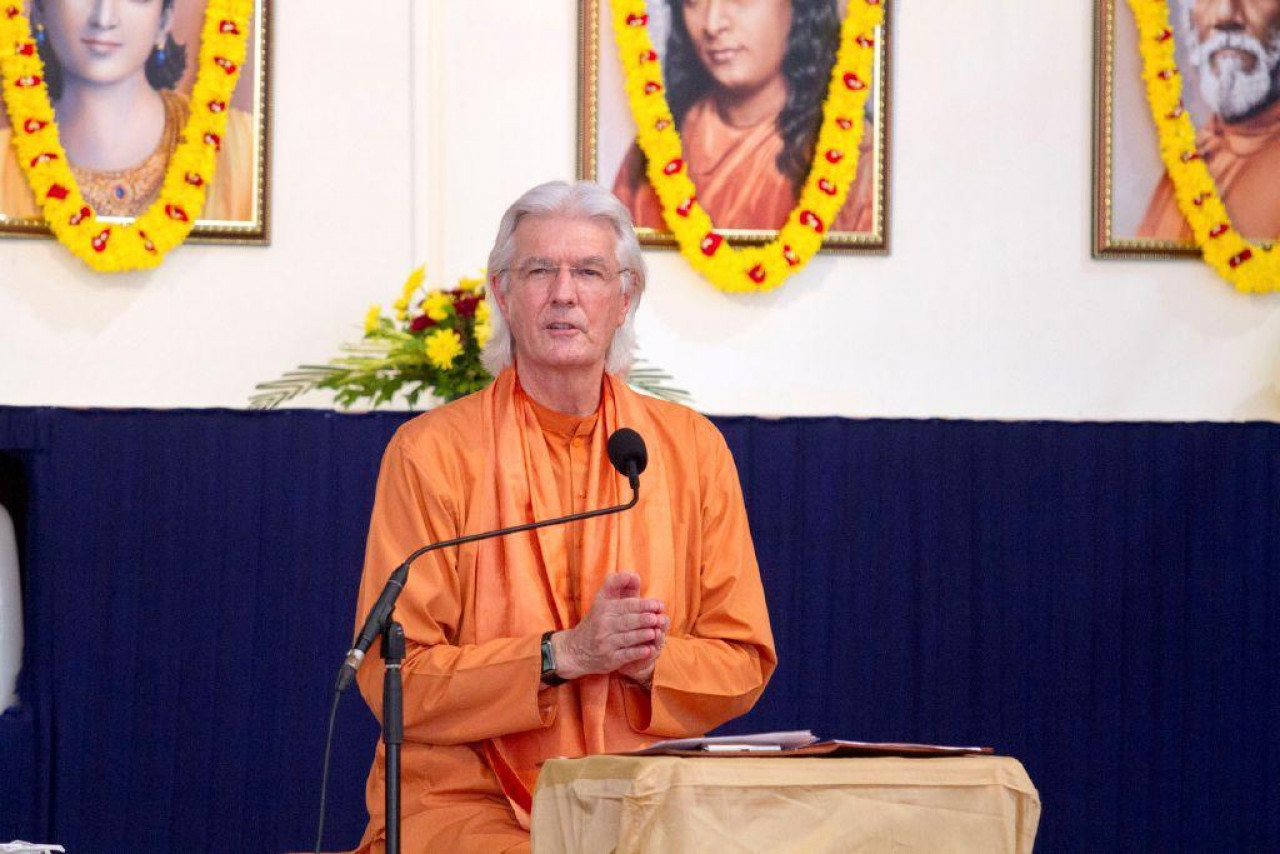 Brother Chidananda In Mumbai For Blog November 10 Delivering Satsanga 2