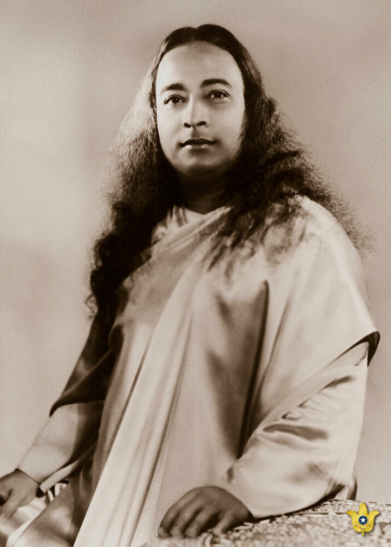 Paramahansa Yogananda in Encinitas for Dec 22 Newsletter with lotus