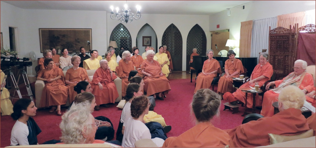 Sannyas Nuns Informal Gathering At Mother Center