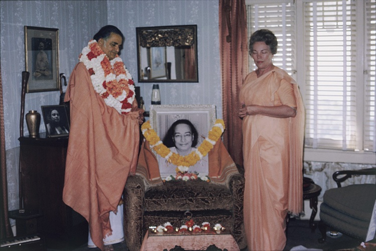 Sri Daya Mata And Swami Shyamananda Stand In Silent Prayer At The Conclusion Of Swamijis Sannyas Vow Ceremony