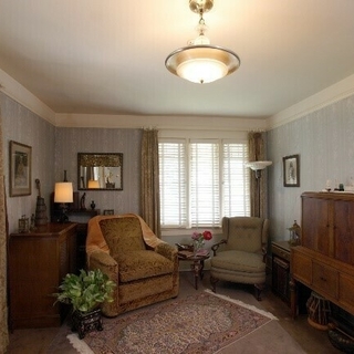 Paramahansa Yoganandas sitting room at the IHQ