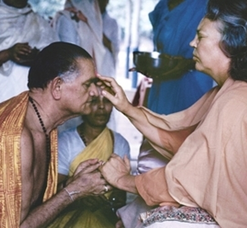 Sri Daya Mata Places Tilak
